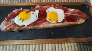 Tosta de jamón ibérico y foie